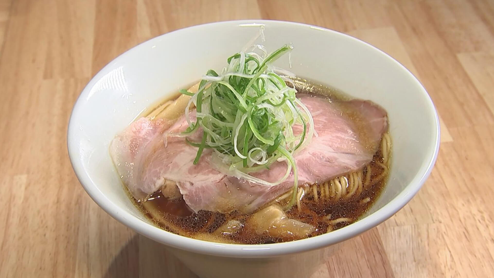 はっしー曰くスープさらさら　うまぁ♡ 歯切れのいい細麺は ぐーうま！　