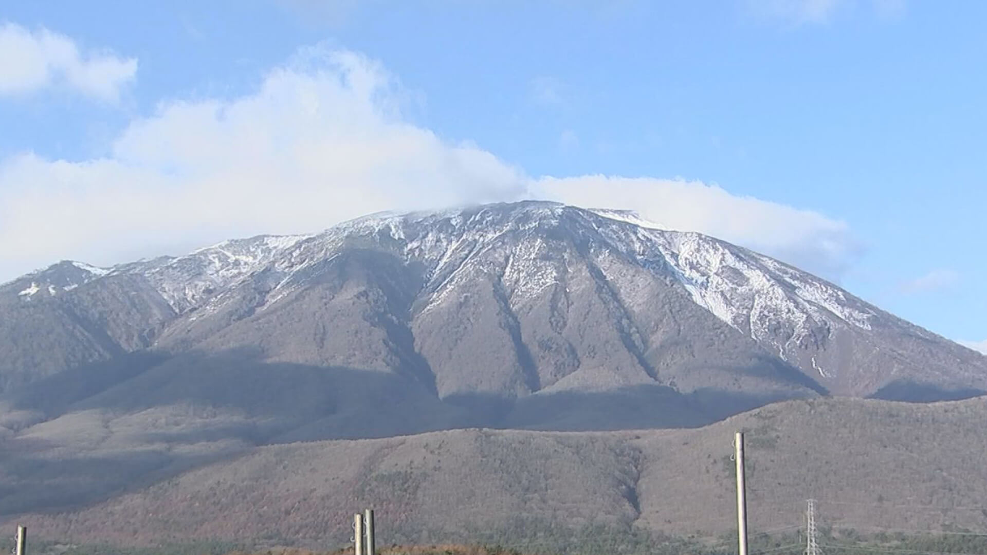 車窓から見た岩手山に感激のふみきゅん