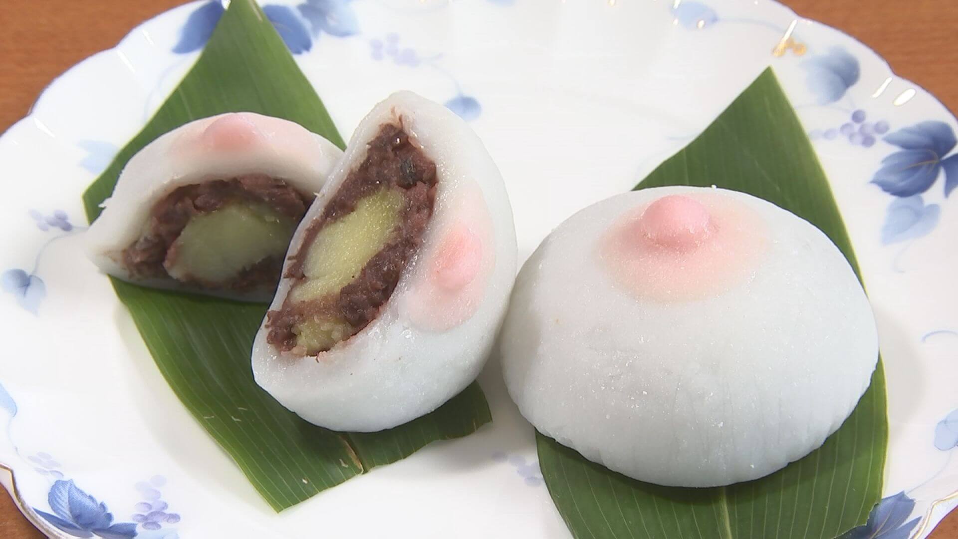 中には餡子とサツマイモ はじめは少し照れ気味の塚ちゃんでしたが おっぱい食べてるとの声に おっぱいいただいていまぁ~す♡ と爽やかな笑顔でした(笑)