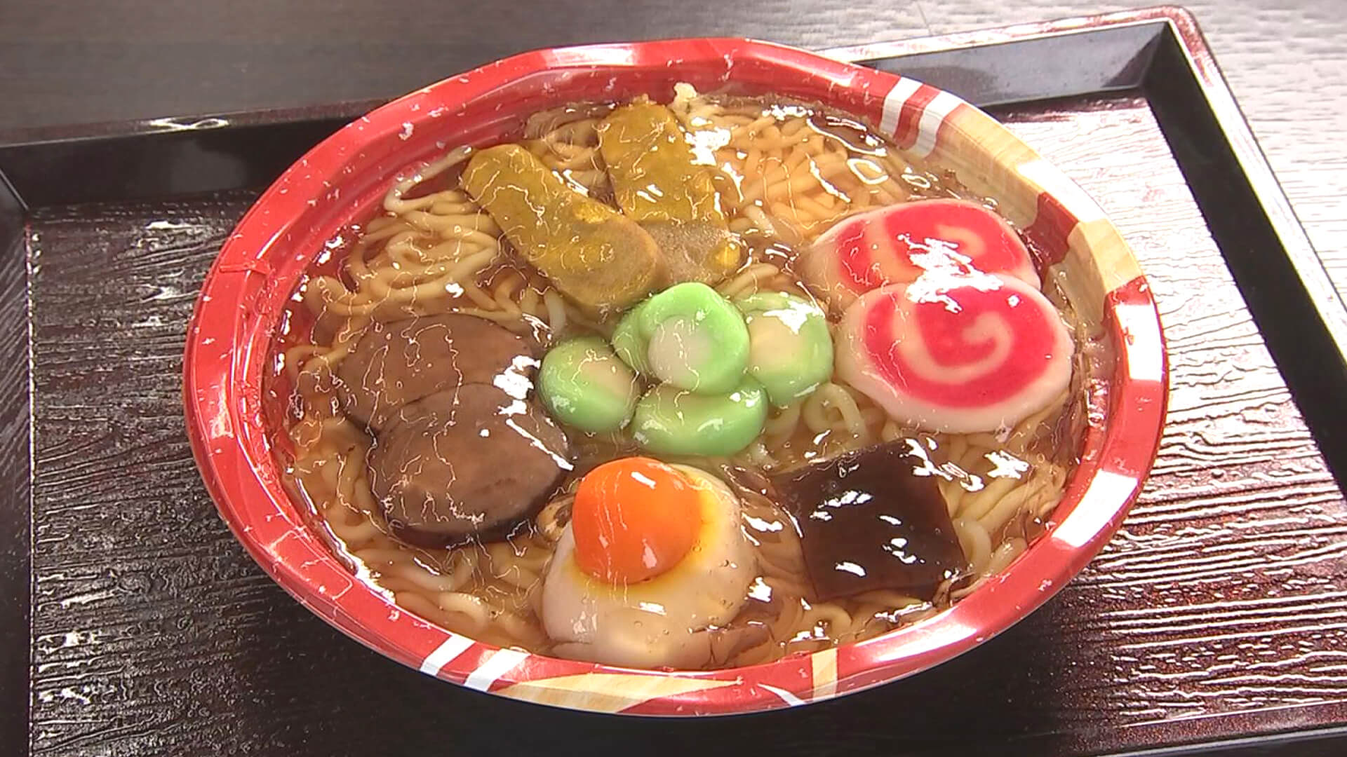 食品サンプルじゃないよね?といいつつ 一口食べて おいひっ! 苦手なメンマも食べられた ふみきゅん