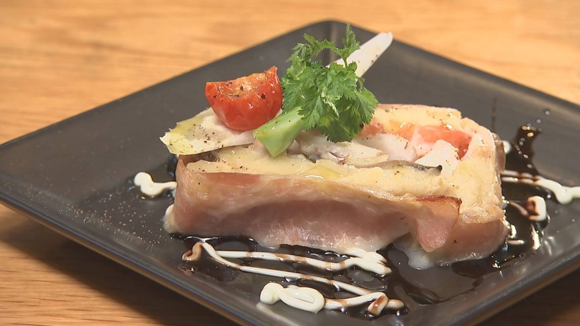 宮古産鱈とジャガイモ、チーズの温かいテリーヌ