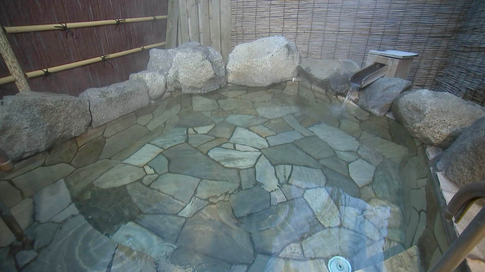 宿泊者専用の貸切露天風呂