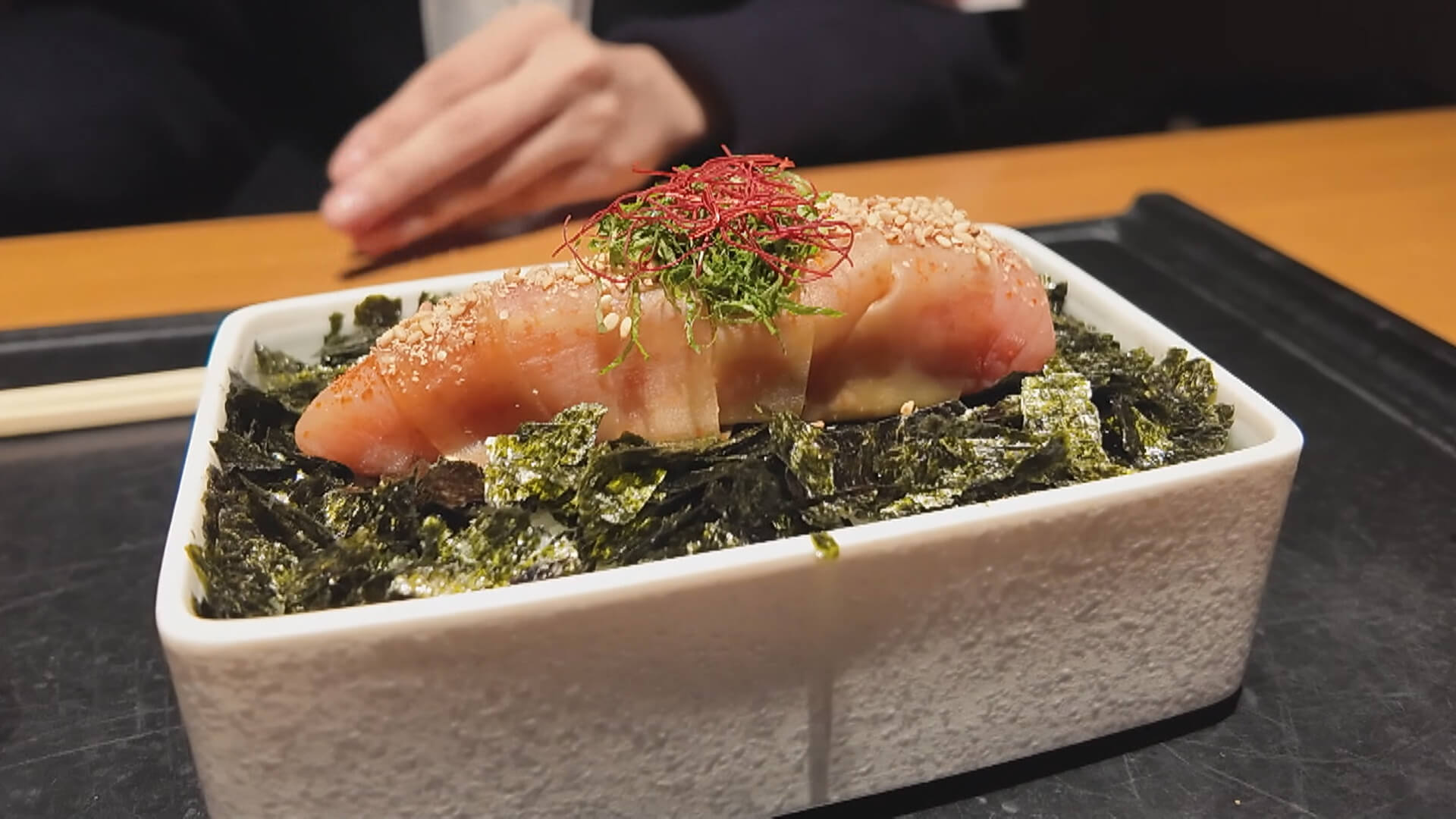 めい部長実食 かぶりついていましたよ