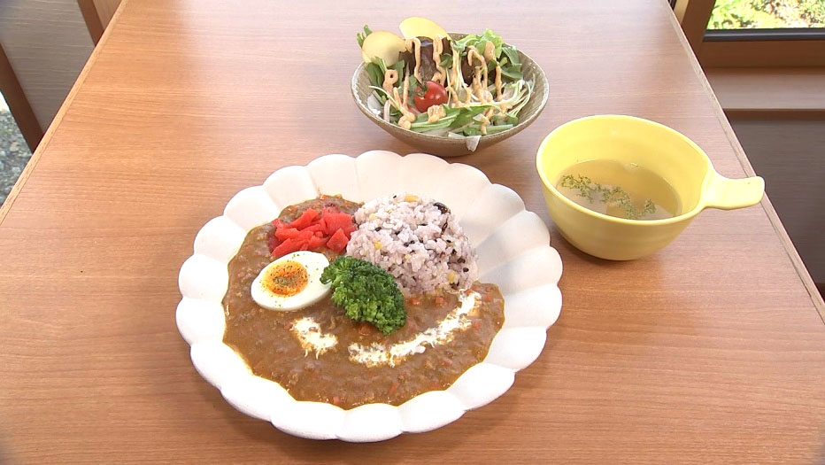 まんじろうのりんごカレー