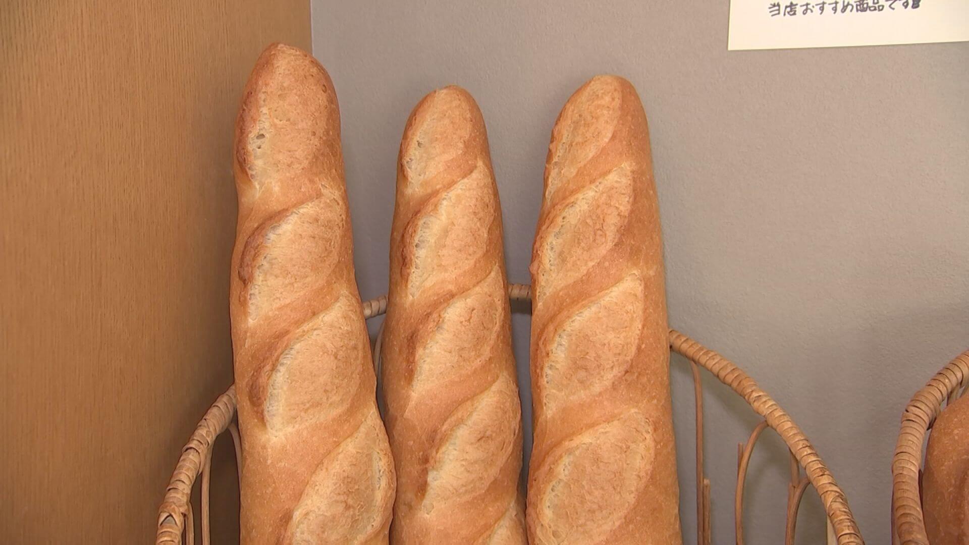 およそ5時間発酵させ作られるフランスパンは人気商品